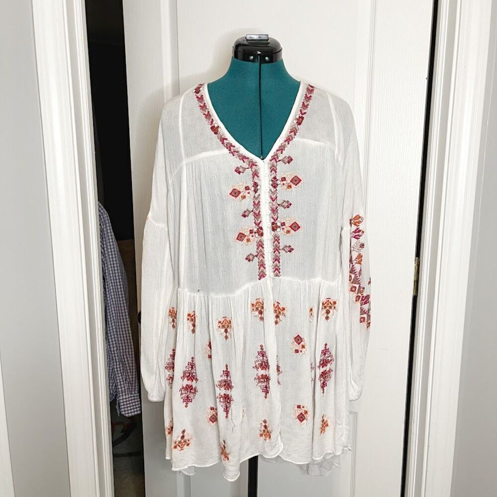 Free People Arianna Embroidered Button V Neck Ruffle Hem Tunic Peasant Blouse
